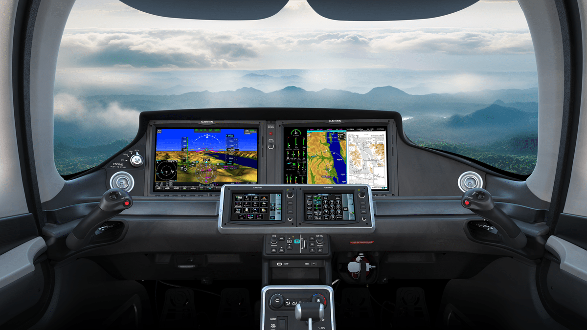 Cirrus SR20 G7+ glass cockpit with Garmin Perspective Touch+ avionics — Cirrus SR20 G7+ interior at AndorraFly